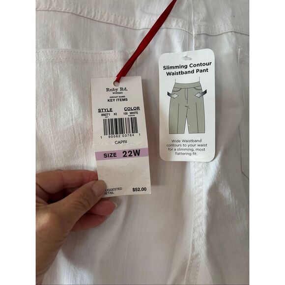NWT Ruby Rd. White Capri - Picture 3 of 4